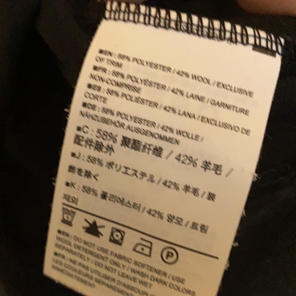 Arc’Teryx women’s black cowl wool t-shirt - Picture 6 of 7